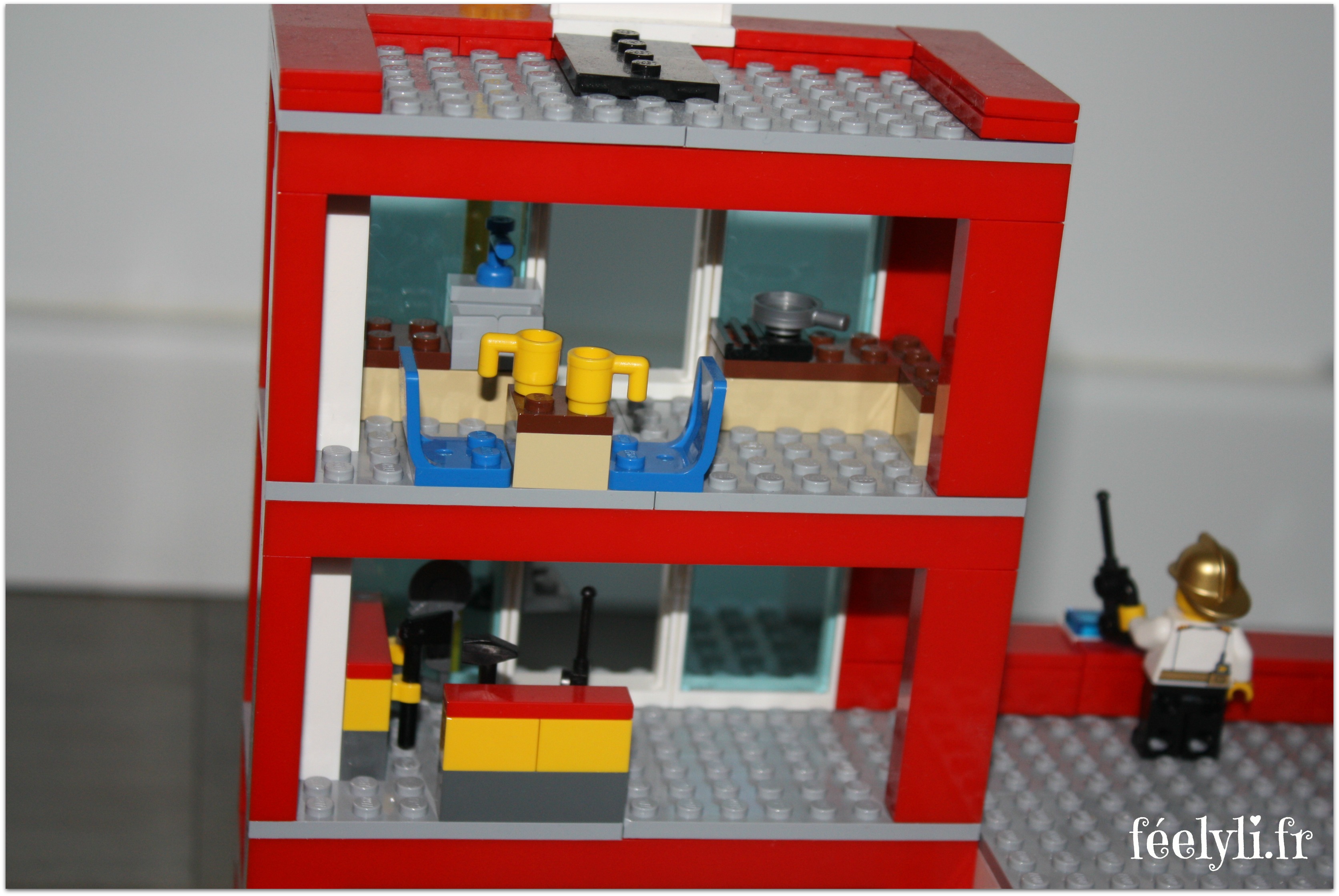 intérieur caserne pompier lego
