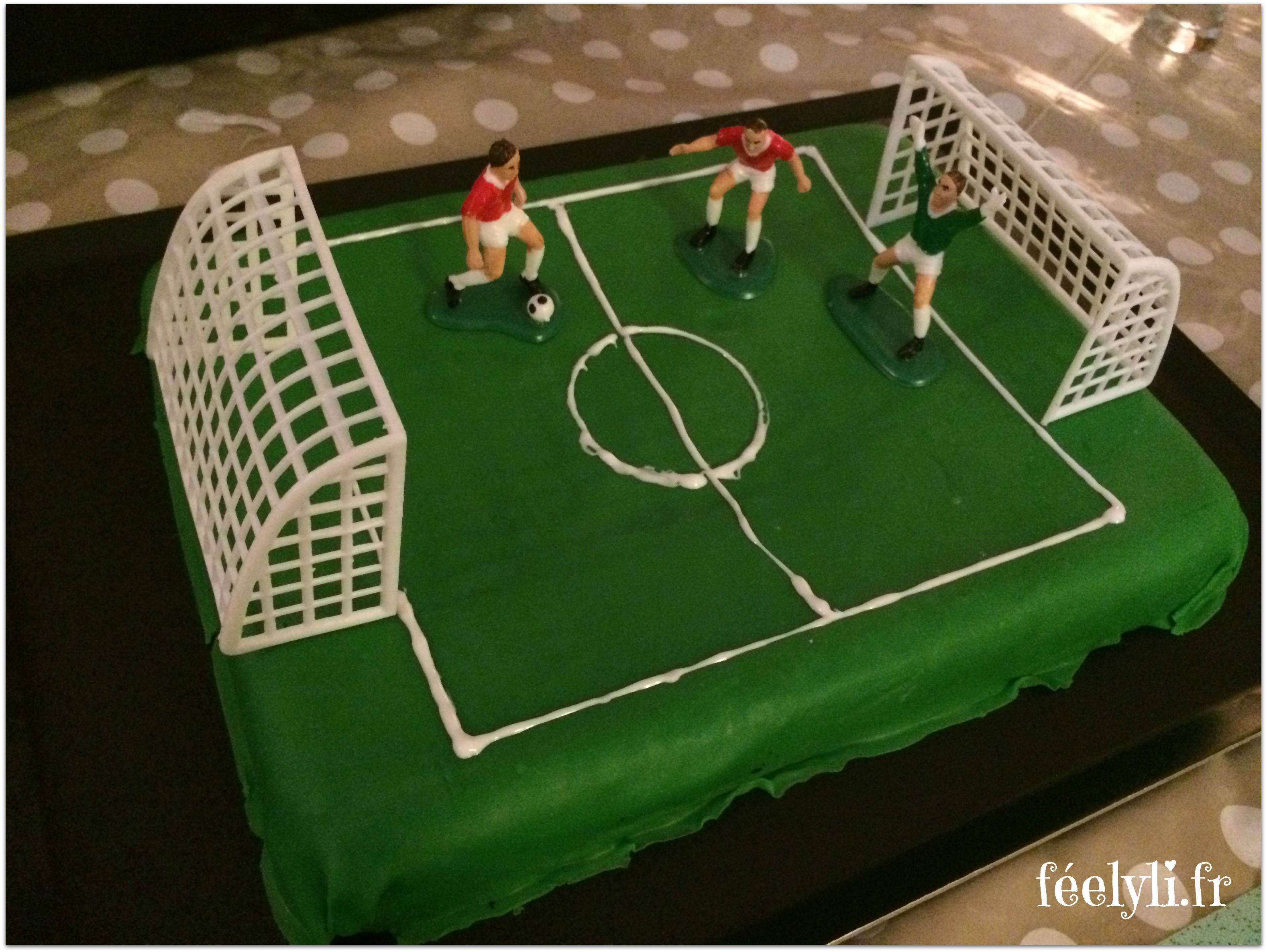 gâteau terrain de foot