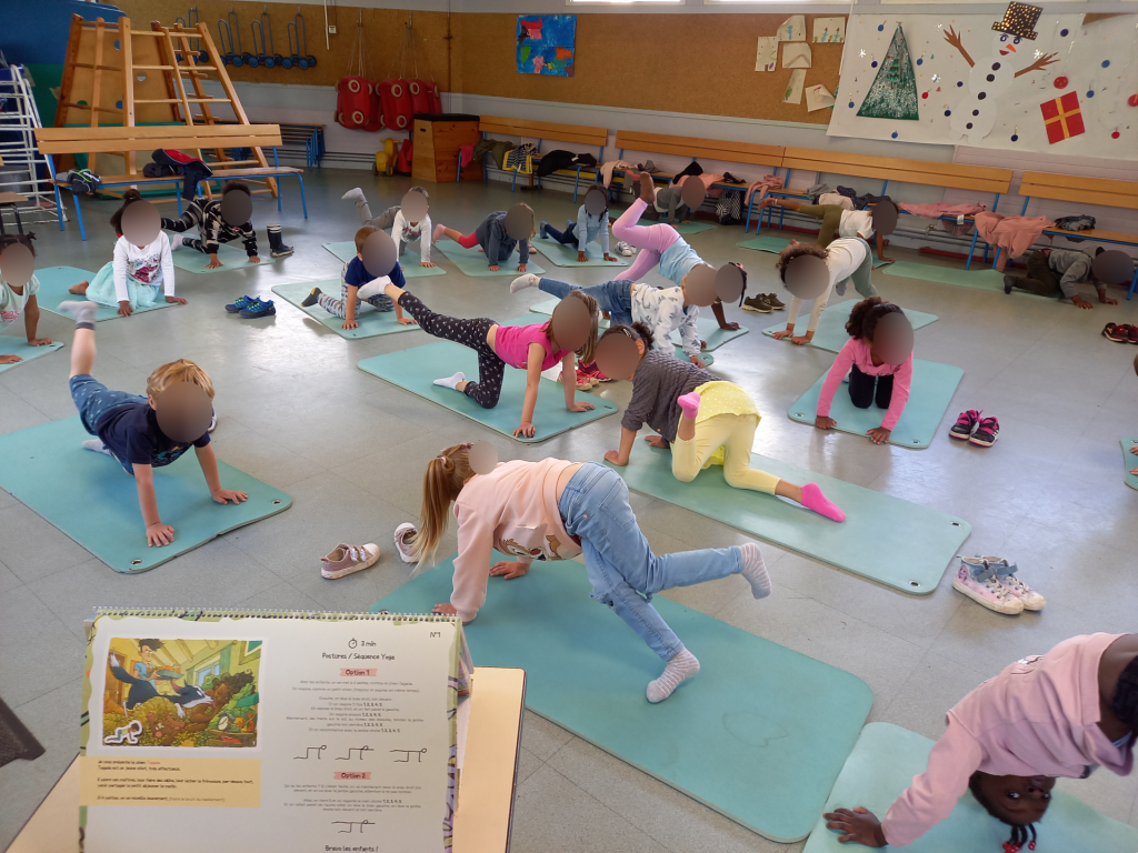 Tapis de yoga enfant - Dinosaure — Yoganimé